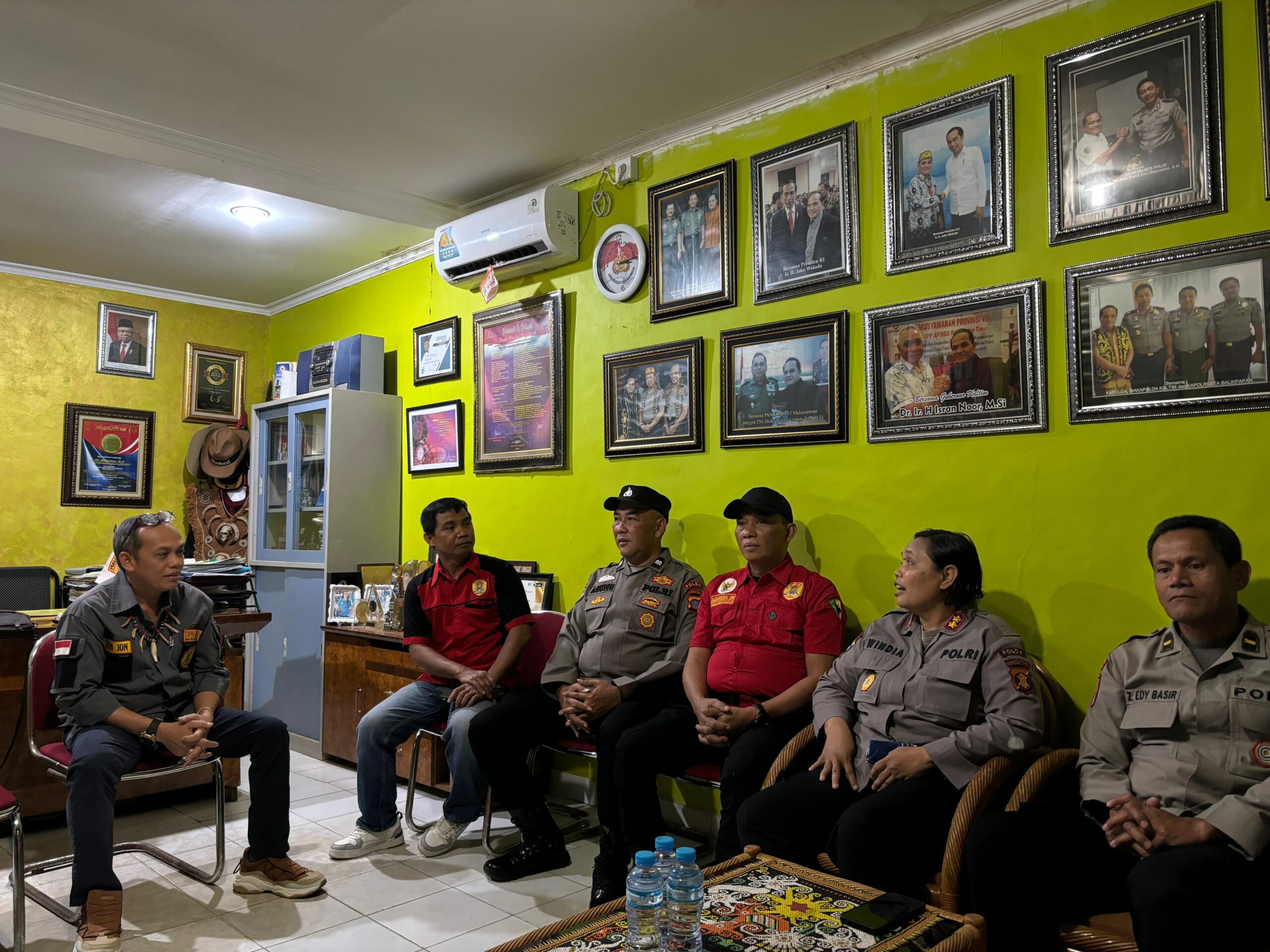 Foto: Silaturahmi Kasubdit Binpolmas Ditbinmas Polda Kaltim bersama Pengurus KOPPAD Borneo. (Redaksi)