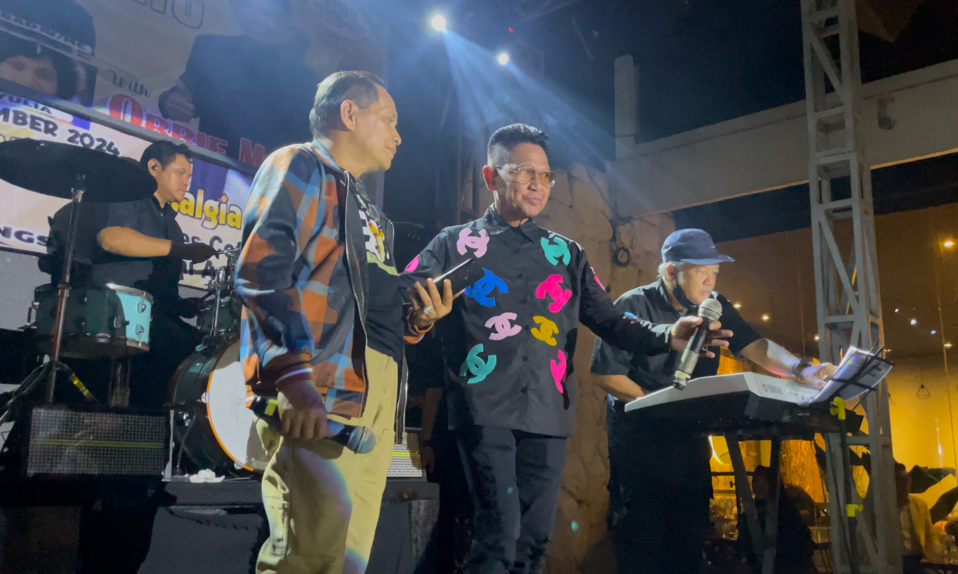 Foto: Obbie Messakh Duet Bersama Dr.Abriantinus M.A,